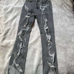 Stylish Gray Distressed Women Jeans